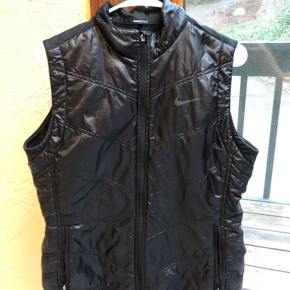 Women’s or men’s puffy vest metallic black